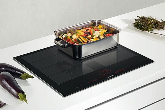 [Translate to English:] Refaire sa cuisine : équipée ou aménagée laquelle choisir ? 